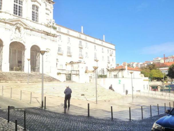 Ferienwohnung Cozy And Beautiful Flat In Great Location! Lissabon Exterior foto